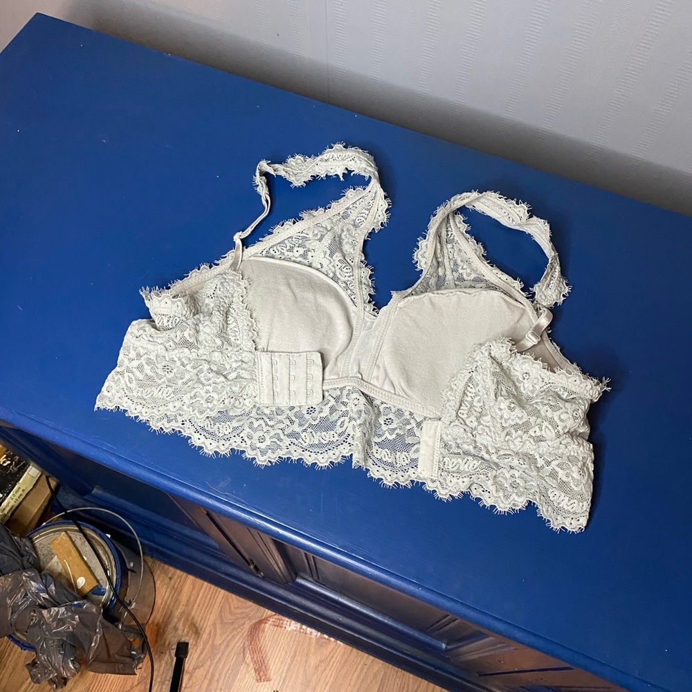 Aerie Lace padded Bralette in Soft green size Medium - Picture 3 of 6